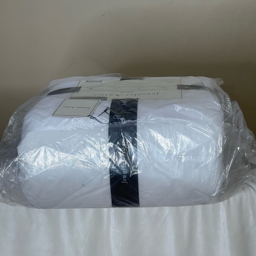 White Quilt Set - Picture 4 of 7